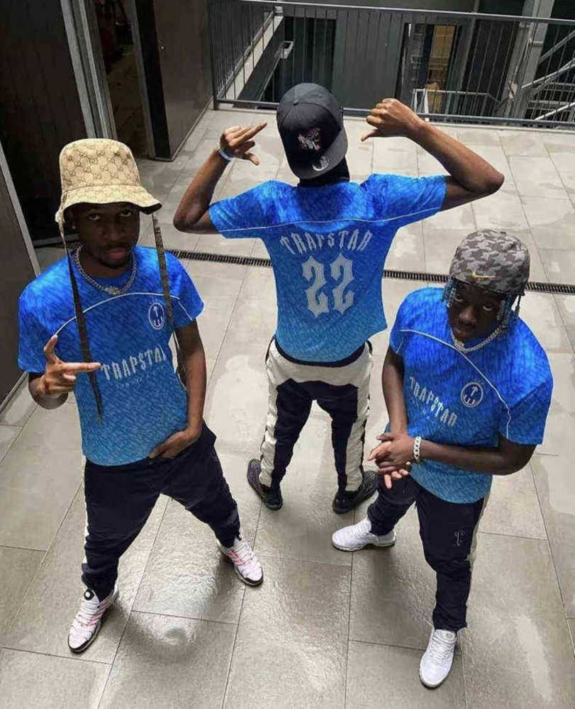 designer Trapstar Mesh Football Jersey Blue No.22 Men Sportswear T-shirt Sunscreen design 66ess
designer Trapstar Mesh Football Jersey Blue No.22 Men Sportswear T-shirt Sunscreen design 66ess