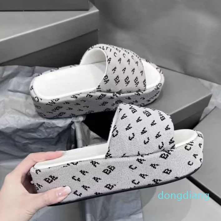 Luxury fashion Slide Designer Women Slippers Beach Sandals Womens platform Print Slide Summer Lady Sandal Slipper 35-42, 10
Luxury fashion Slide Designer Women Slippers Beach Sandals Womens platform Print Slide Summer Lady Sandal Slipper 35-42, 10