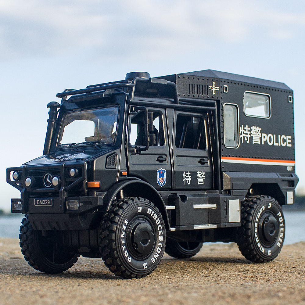 Diecast Model 1/28 UNIMOG U4000 Motorhome Alloy Car Model Diecasts Metal Toy Off-road Vehicles Car Model Simulation Kids Gifts 230509
Diecast Model 1/28 UNIMOG U4000 Motorhome Alloy Car Model Diecasts Metal Toy Off-road Vehicles Car Model Simulation Kids Gifts 230509