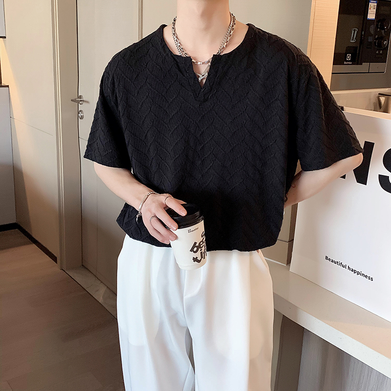 Men's T-Shirts Summer Short-sleeved T-shirt Men Fashion Casual Black White Pleated Tshirt Men Streetwear Korean Loose V-neck T Shirt Men Tops 230