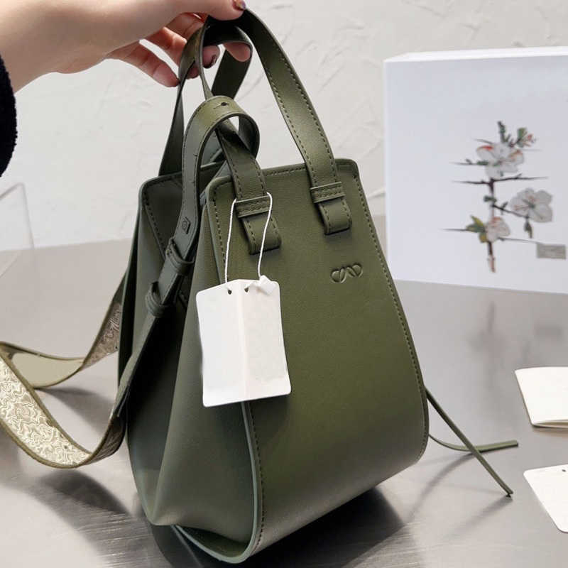 Luxury brand designer bag women shoulder crossbody bags fashion handbag leather tote Bag Messengerbag, Blue
Luxury brand designer bag women shoulder crossbody bags fashion handbag leather tote Bag Messengerbag, Blue