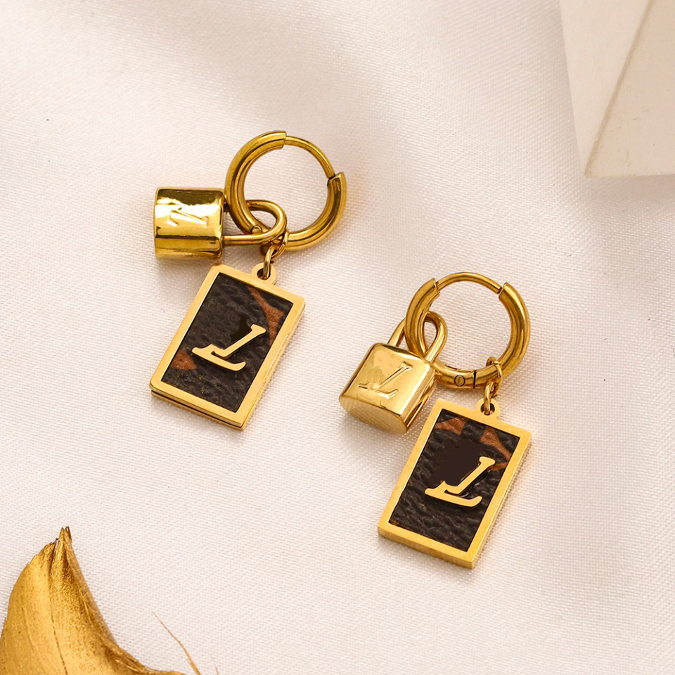 New Fashion classics Luxury Stud Earrings Designer For Women Engagement Jewelry Gift Senior Wedding Channel Earring Gold Earings
New Fashion classics Luxury Stud Earrings Designer For Women Engagement Jewelry Gift Senior Wedding Channel Earring Gold Earings