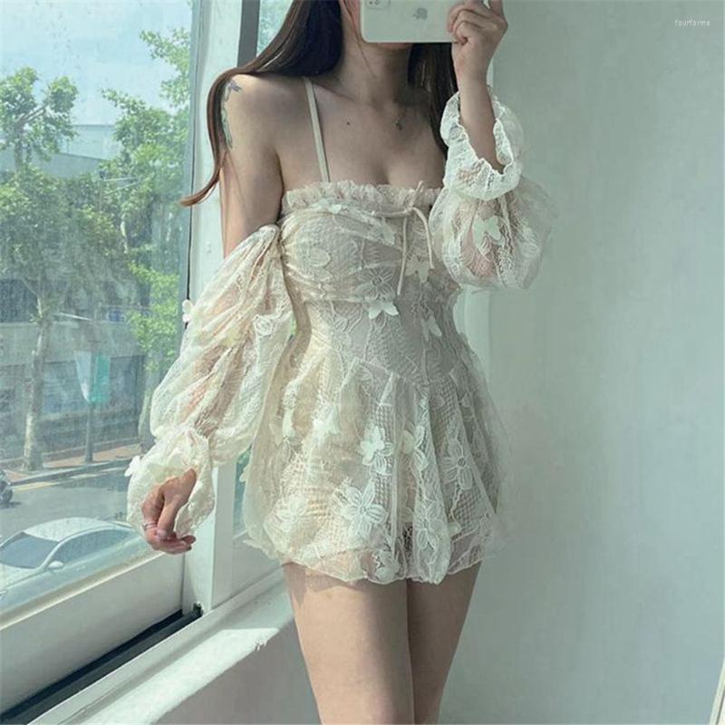 Women's Swimwear Sexy Lace Long Sleeve One Piece Swimsuit Women Solid White Ruffle Monokini Skirt Bathing Suit Push Up Pad Korea Bandeau, Dzl2110
Women's Swimwear Sexy Lace Long Sleeve One Piece Swimsuit Women Solid White Ruffle Monokini Skirt Bathing Suit Push Up Pad Korea Bandeau, Dzl2110