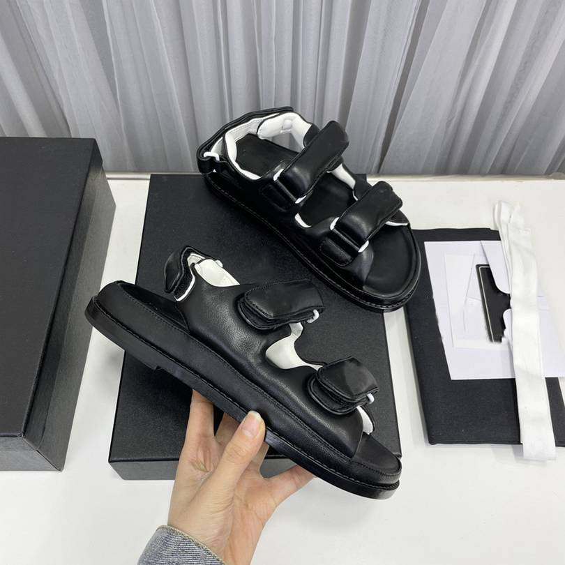 Fashion designer channel beach shoes luxury CC outdoor sandals women's classic casual flip slide slippers X024
Fashion designer channel beach shoes luxury CC outdoor sandals women's classic casual flip slide slippers X024