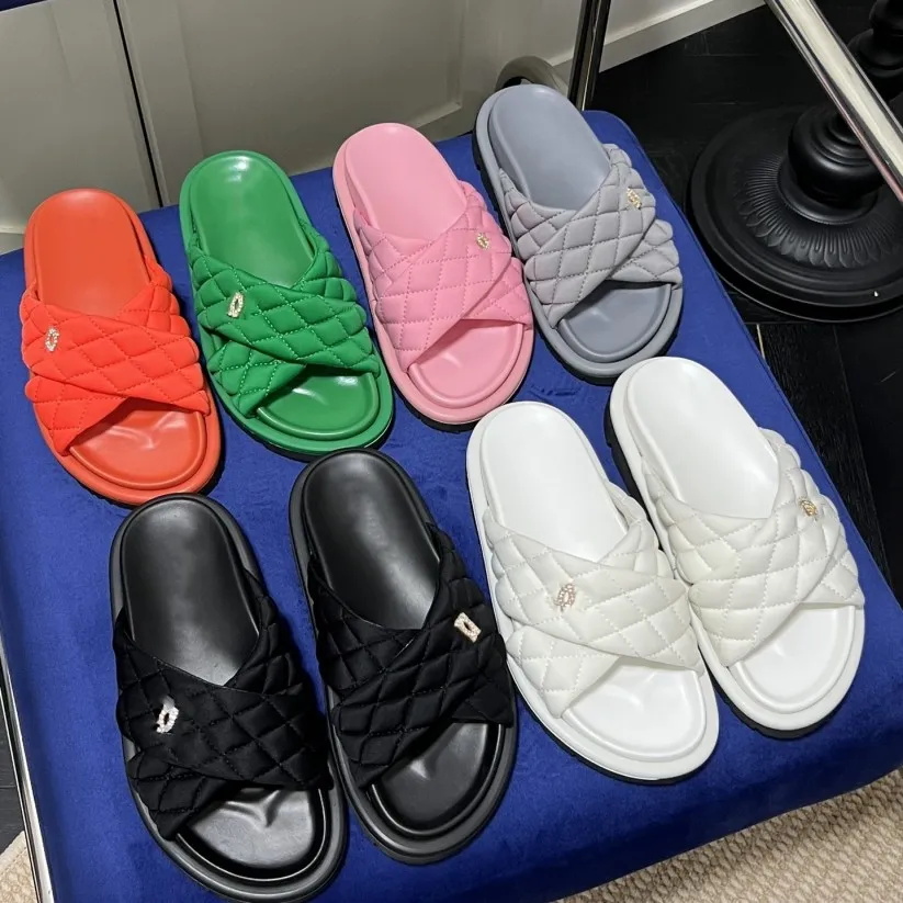 Designer Slippers POOL PILLOW COMFORT Slipper Women Sandals Men Shoes Platform Slides Calfskin Sandal Fashion Rubber Bottom Slides Summer Beache Flip Flops
Designer Slippers POOL PILLOW COMFORT Slipper Women Sandals Men Shoes Platform Slides Calfskin Sandal Fashion Rubber Bottom Slides Summer Beache Flip Flops