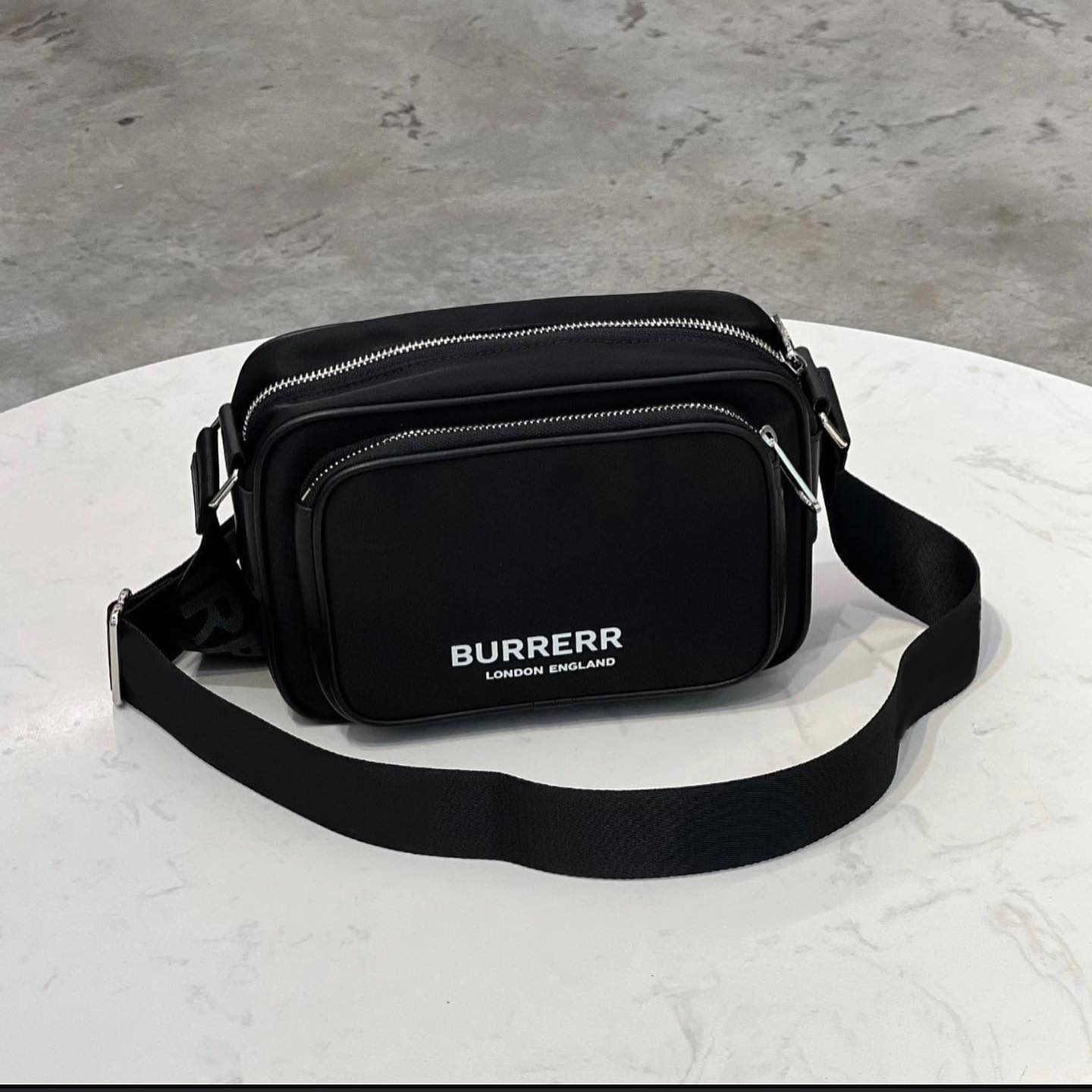 Luxurys gym nylon camera Bag TB stripe handbag clutch burbrery Woman tote Mens designer crossbody messenger bags fashion wallet Check satchel Shoulder toiletry bag
Luxurys gym nylon camera Bag TB stripe handbag clutch burbrery Woman tote Mens designer crossbody messenger bags fashion wallet Check satchel Shoulder toiletry bag