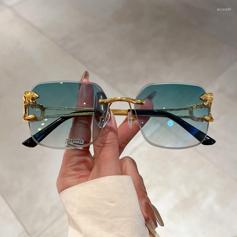 Sunglasses KAMMPT Vintage Square Fashion Rimless Gradient Men Women Shades Eyewear Retro Designer UV400 Sun Glasses
Sunglasses KAMMPT Vintage Square Fashion Rimless Gradient Men Women Shades Eyewear Retro Designer UV400 Sun Glasses
