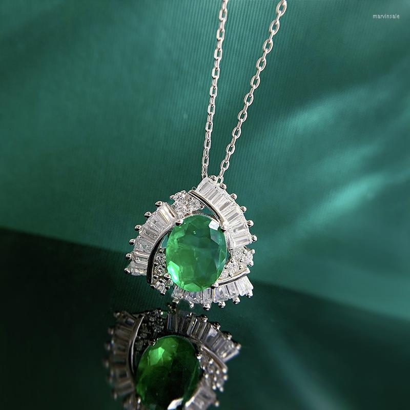 Chains 2023 S925 Silver Imitation Emerald 8 10 Necklace European And American Pendant Female 40 5cm
Chains 2023 S925 Silver Imitation Emerald 8 10 Necklace European And American Pendant Female 40 5cm