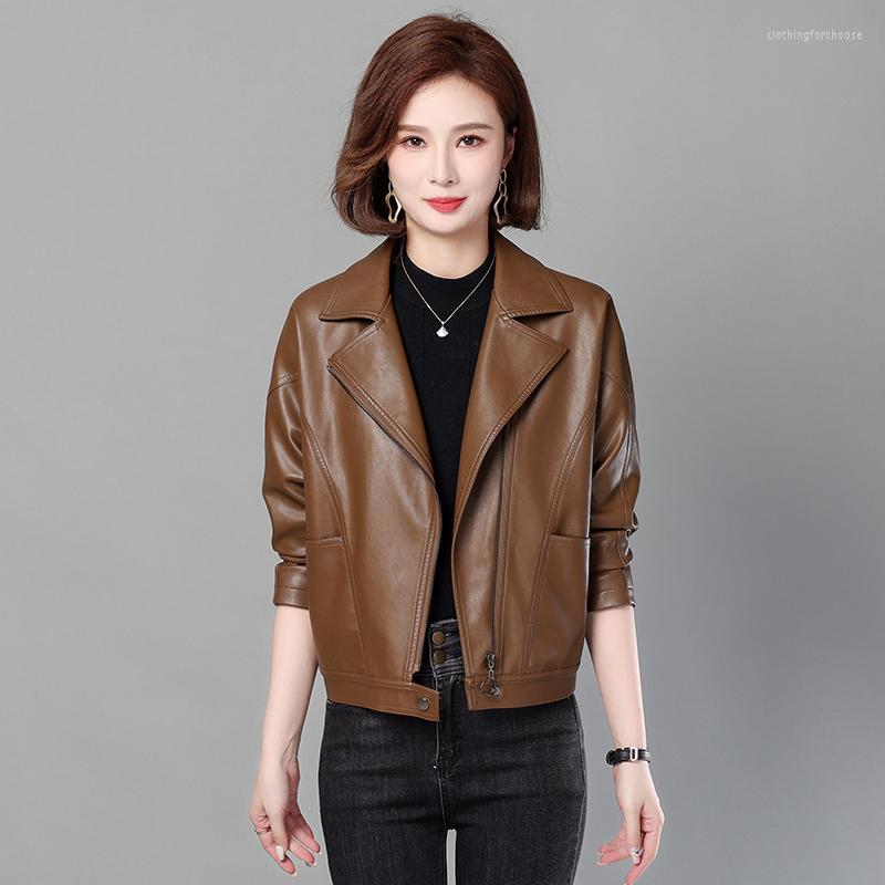 Women's Leather Jacket Women 3XL Short Imitate Soft Sheepskin Coat 2023 Spring Fall Korean Fashion Turn-down Collar Biker Coats
Women's Leather Jacket Women 3XL Short Imitate Soft Sheepskin Coat 2023 Spring Fall Korean Fashion Turn-down Collar Biker Coats