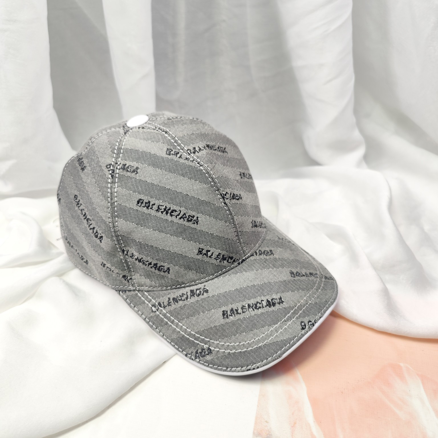 Luxury baseball cap designer letters cap casquette men and women applicable hat hollow embroidery sun hat fashion casual embroidery sun protection, No hat
Luxury baseball cap designer letters cap casquette men and women applicable hat hollow embroidery sun hat fashion casual embroidery sun protection, No hat