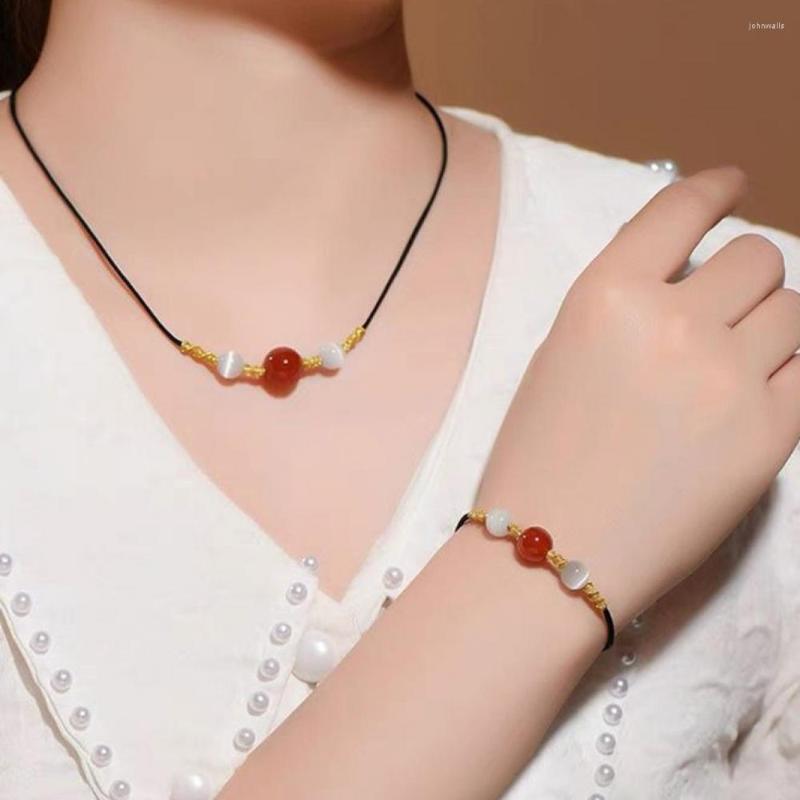 Choker Chinese Style Red Agate Necklace Bracelet For Women Simple Bean Lucky Bead Collarbone Chain Jewelry Gift
Choker Chinese Style Red Agate Necklace Bracelet For Women Simple Bean Lucky Bead Collarbone Chain Jewelry Gift