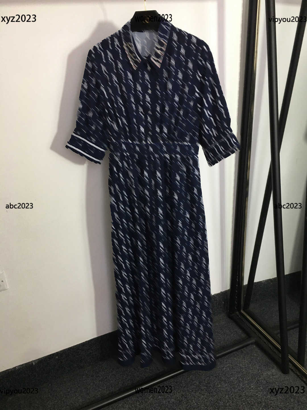 Plus Size woman designer dress Lapel waist up short sleeved dress Size -XL Sequin Bead Decoration dark blue skirt May06, #1
Plus Size woman designer dress Lapel waist up short sleeved dress Size -XL Sequin Bead Decoration dark blue skirt May06, #1