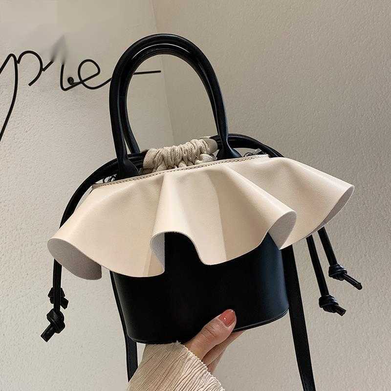Evening Bags Drawstring Leather Bucket for Women Summer Simple Lady Crossbody Shoulder Handbags Fashion Tote 230427, Beige
Evening Bags Drawstring Leather Bucket for Women Summer Simple Lady Crossbody Shoulder Handbags Fashion Tote 230427, Beige