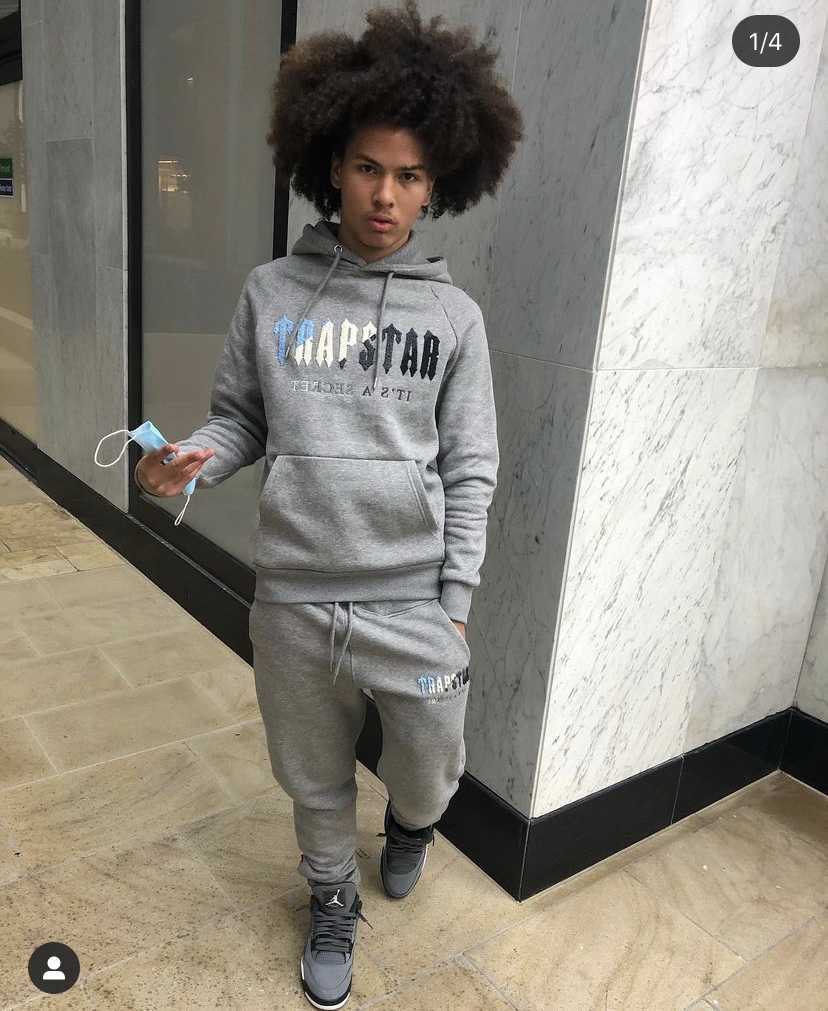 Designer Clothing Men' Sweatshirts Tracksuits Hoodies Small Group Rap Trend brand Trapstar Blue White Towel Embroidery Plush Hooded Sweater Sports Pants for sale, Shipping fee
Designer Clothing Men' Sweatshirts Tracksuits Hoodies Small Group Rap Trend brand Trapstar Blue White Towel Embroidery Plush Hooded Sweater Sports Pants for sale, Shipping fee