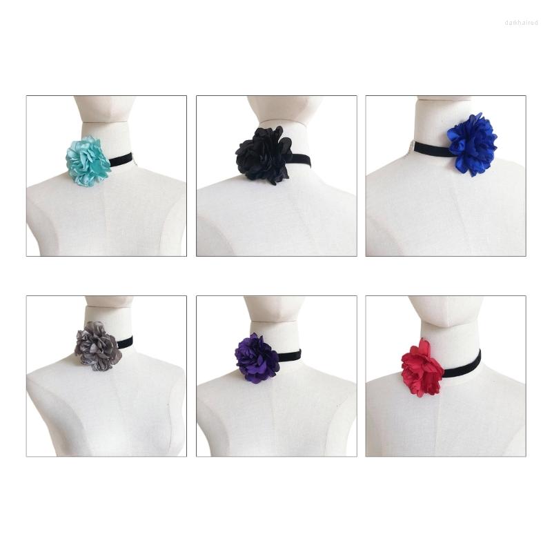 Chains Exaggerated Decorations Delicate Neck Chain Classic Romantic Flower Necklaces Women Trend Jewelry Vintage Rose Necklace
Chains Exaggerated Decorations Delicate Neck Chain Classic Romantic Flower Necklaces Women Trend Jewelry Vintage Rose Necklace