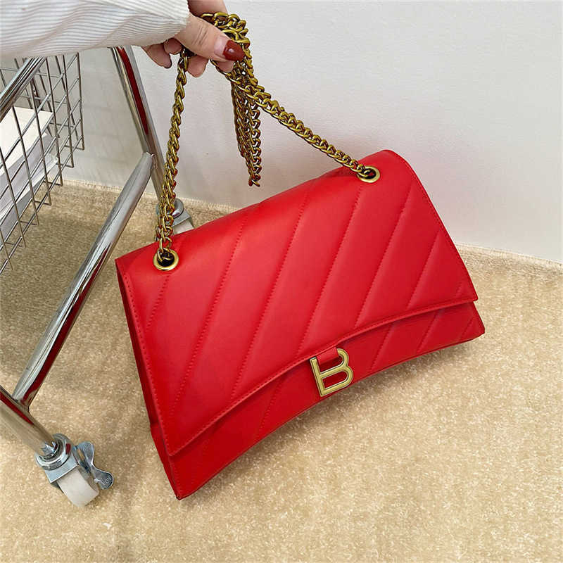 2023 Fashion handbag Women's Spring/Summer New Capacity Family Hourglass High Version Underarm Single Shoulder Crossbody Chain Bag, Black large
2023 Fashion handbag Women's Spring/Summer New Capacity Family Hourglass High Version Underarm Single Shoulder Crossbody Chain Bag, Black large