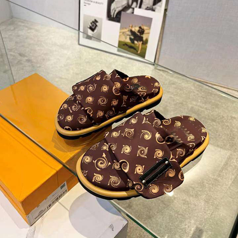 Women Men Slipper Pillow Comfort Mules Designer Sliders Classic Prints Padded Front Strap Platform Sandals Summer Beach Flip Flop, 3#
Women Men Slipper Pillow Comfort Mules Designer Sliders Classic Prints Padded Front Strap Platform Sandals Summer Beach Flip Flop, 3#