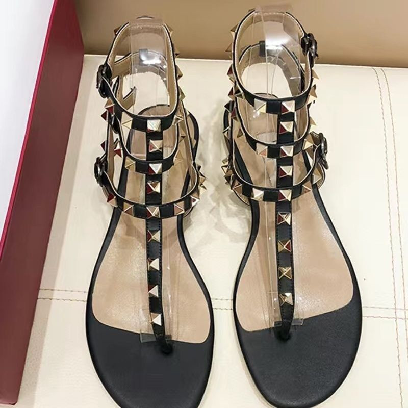 Brand Sandals for Summer Women Flat Heels Flip Flop Rivets Sandal Real Leather Nude Black Matte Three Belts Classics Woman Wedding Shoes with Dust Bag 34-44
Brand Sandals for Summer Women Flat Heels Flip Flop Rivets Sandal Real Leather Nude Black Matte Three Belts Classics Woman Wedding Shoes with Dust Bag 34-44