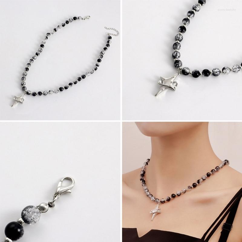 Pendant Necklaces Black White Beaded Four-pointed Star Necklace Temperament Simple Jewelry Drop
Pendant Necklaces Black White Beaded Four-pointed Star Necklace Temperament Simple Jewelry Drop