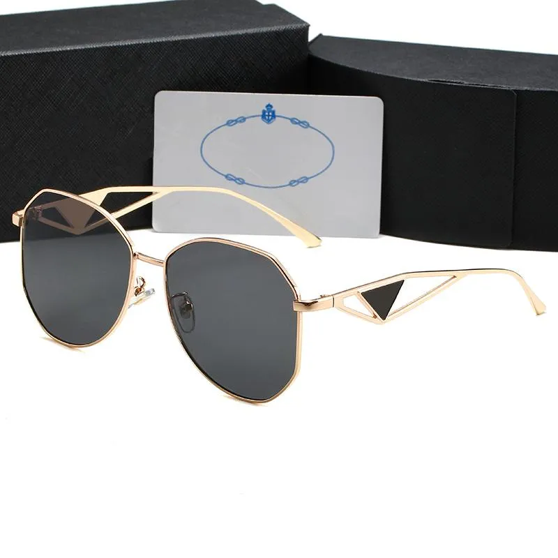 Designer Sunglass Fashion Sunglasses Classic Brand Triangular Women Men Sun glass Goggle Adumbral 6 Color Option Eyeglasses Beach Outdoor
Designer Sunglass Fashion Sunglasses Classic Brand Triangular Women Men Sun glass Goggle Adumbral 6 Color Option Eyeglasses Beach Outdoor