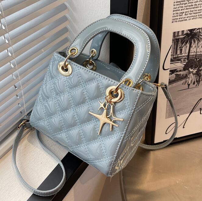 Evening Bags Lattice Square Tote Bag Winter High-quality PU Leather Women's Designer Handbag Shoulder Messenger BagEvening EveEveni, Beige
Evening Bags Lattice Square Tote Bag Winter High-quality PU Leather Women's Designer Handbag Shoulder Messenger BagEvening EveEveni, Beige