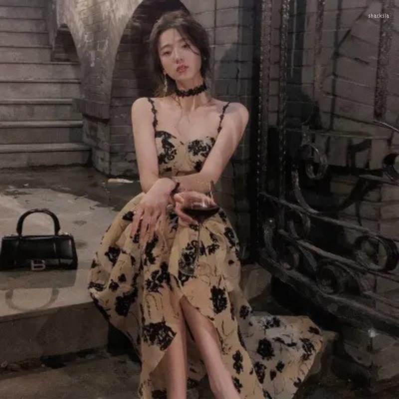 Casual Dresses Women Sleeveless Elegant Vintage Dress 2023 Summer Floral Strap Midi Evening Party One Piece Korean Fashion
Casual Dresses Women Sleeveless Elegant Vintage Dress 2023 Summer Floral Strap Midi Evening Party One Piece Korean Fashion