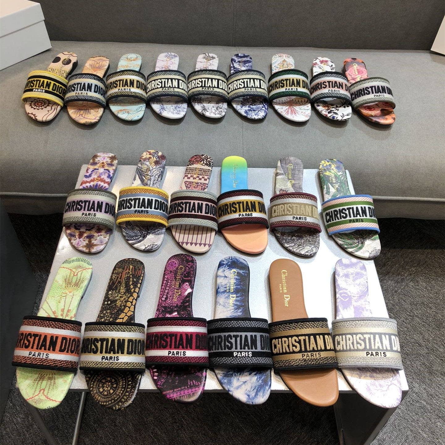 AAAA Dupe Dior Embroidered Women Lady Slippers Summer Flat Sandals Outdoor Beach Rainbow Letters 3D Printed Blue Red striped letters 1:1 quality Sandals, Packet box
AAAA Dupe Dior Embroidered Women Lady Slippers Summer Flat Sandals Outdoor Beach Rainbow Letters 3D Printed Blue Red striped letters 1:1 quality Sandals, Packet box