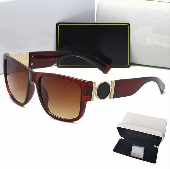 High Quality beach Womans Sunglasses Clear lenses Mens Sun glasses net red same glasses Brand men Designer eyeglass Gradient women spectacles 4369 Sun glasses
High Quality beach Womans Sunglasses Clear lenses Mens Sun glasses net red same glasses Brand men Designer eyeglass Gradient women spectacles 4369 Sun glasses