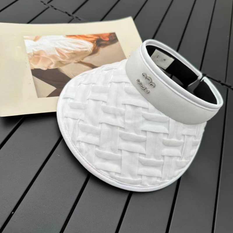 New Designer Brand Empty Top Hat Women's Summer Outdoor Headless Sunshade Hat Classic Metal Letter Fashion Trend High Quality Hat
New Designer Brand Empty Top Hat Women's Summer Outdoor Headless Sunshade Hat Classic Metal Letter Fashion Trend High Quality Hat