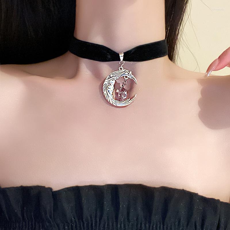 Choker Vintage Silver Color Crescent Moon Pendant With Purple Crystal Length Necklace For Women Valentine's Day Gift
Choker Vintage Silver Color Crescent Moon Pendant With Purple Crystal Length Necklace For Women Valentine's Day Gift