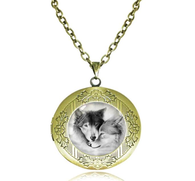 Love Wolf Locket Necklace for Couples Lover Natural Grey Wolves Pendant Glass Cabochon Animal Neckless Antique Bronze Choker Po3539096
Love Wolf Locket Necklace for Couples Lover Natural Grey Wolves Pendant Glass Cabochon Animal Neckless Antique Bronze Choker Po3539096