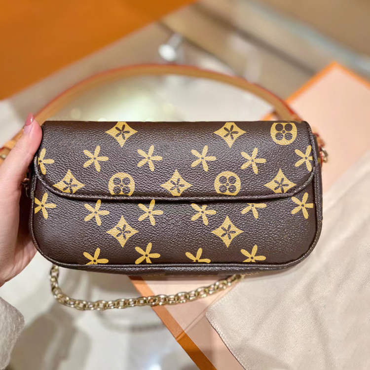 Luxury Designer chain ivy bag M81911 M82210 clutch jodie tote Genuine leather baguette Bag handbag soft trunk pochette cross body wallet womens man shoulder Bags, Mon0gram
Luxury Designer chain ivy bag M81911 M82210 clutch jodie tote Genuine leather baguette Bag handbag soft trunk pochette cross body wallet womens man shoulder Bags, Mon0gram