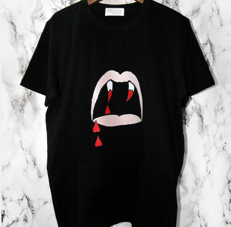 Designer Luxury Summer Yslity Classic Vampire Signature Printed SL T Shirt Fashion Mens And Womens Couples Loose Crew Neck Tee, 02
Designer Luxury Summer Yslity Classic Vampire Signature Printed SL T Shirt Fashion Mens And Womens Couples Loose Crew Neck Tee, 02