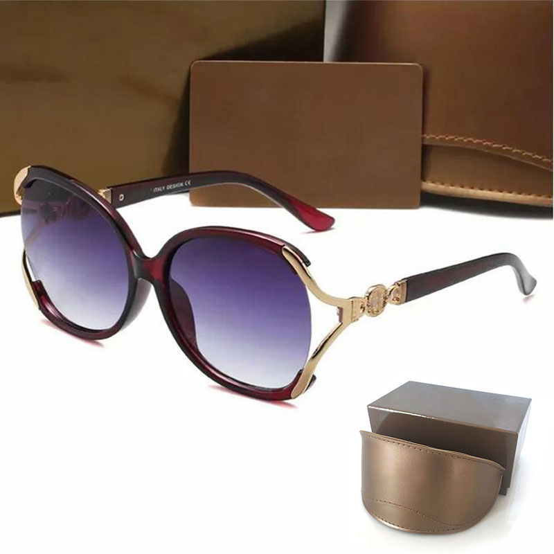High Quality beach Womans Sunglasses Luxury vintage Men Sun glasses net red same glasses Brand men Designer eyeglass Gradient women spectacles 825 Sun glasses
High Quality beach Womans Sunglasses Luxury vintage Men Sun glasses net red same glasses Brand men Designer eyeglass Gradient women spectacles 825 Sun glasses