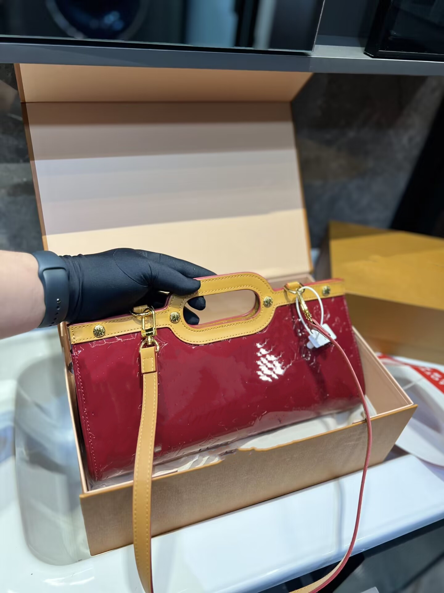 23 repeated Purses Women Luxurys Designers tote Bags Handbag L knurling Bag Genuine Leather Messenger Ladies Wallets
23 repeated Purses Women Luxurys Designers tote Bags Handbag L knurling Bag Genuine Leather Messenger Ladies Wallets