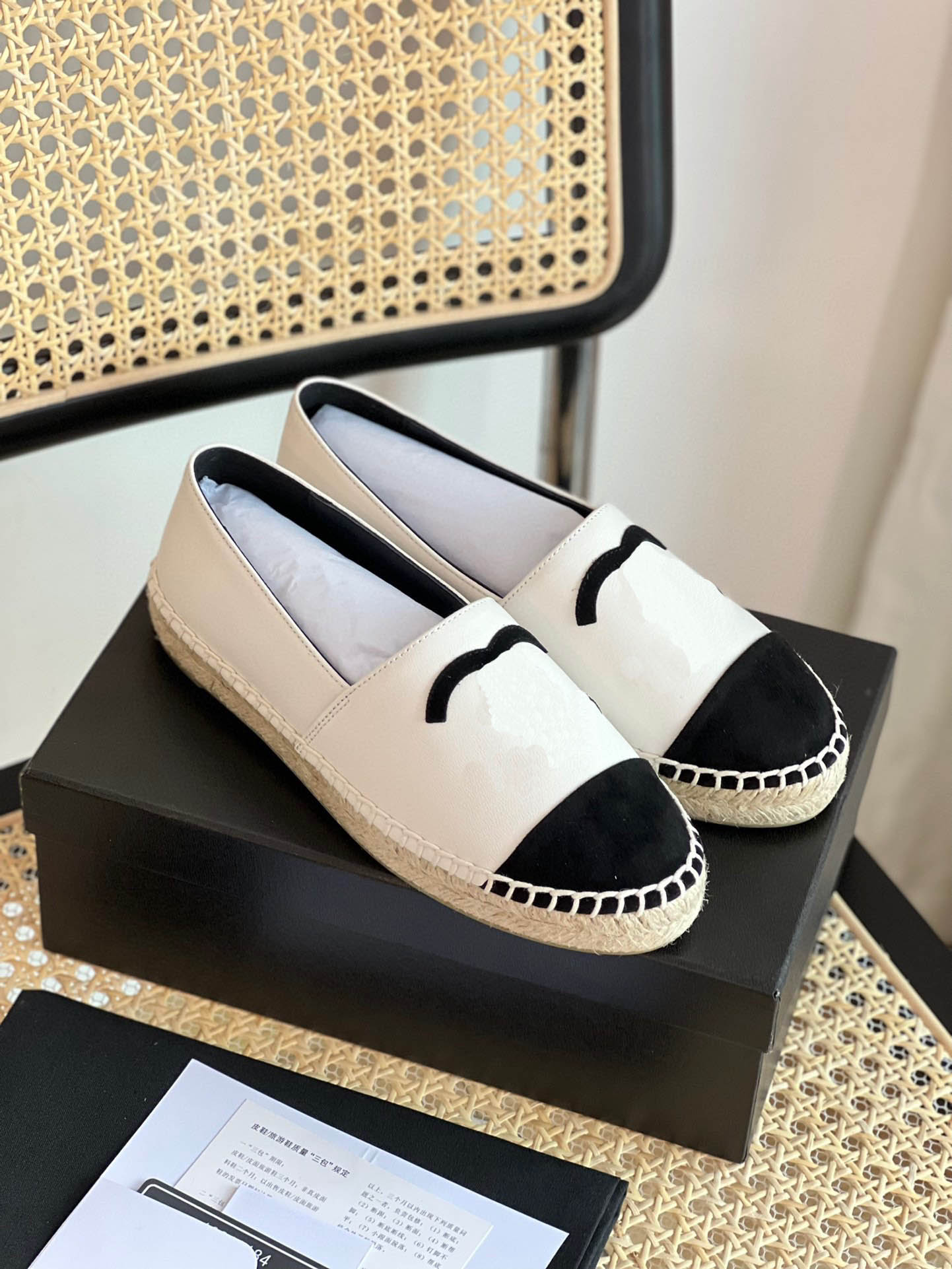 2023 Classic Designer Dress shoes Spring and Autumn 100% cowhide Ballet Flats Dance shoes fashion women black Flat boat shoe sandal Lady leather Lazy Loafers, C11
2023 Classic Designer Dress shoes Spring and Autumn 100% cowhide Ballet Flats Dance shoes fashion women black Flat boat shoe sandal Lady leather Lazy Loafers, C11