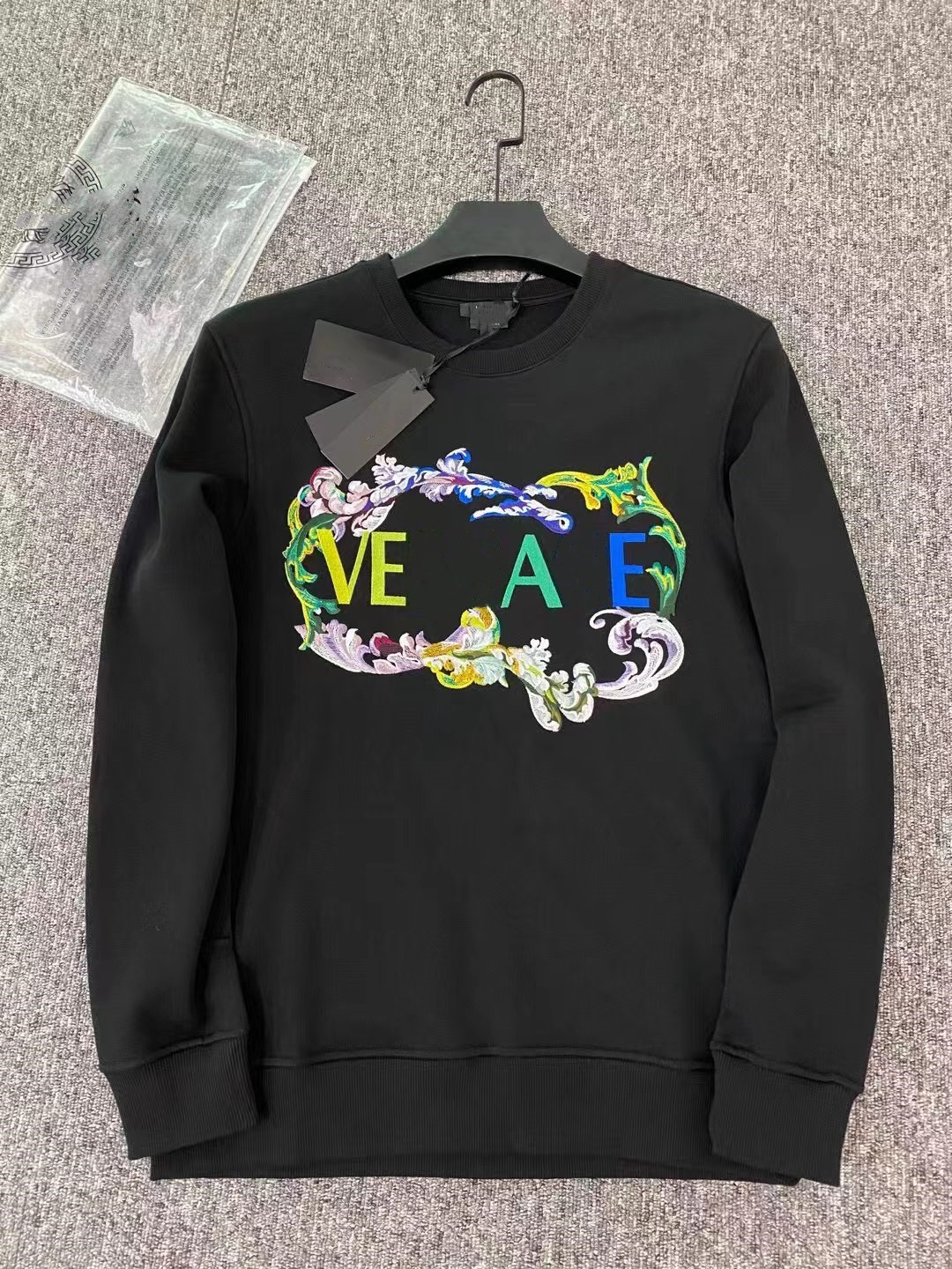 Men's sweater Men Sweatshirt Designer sweater pullover Women's hoodie outerwear Outdoor fashionable letter sportswear Casual couple clothing
Men's sweater Men Sweatshirt Designer sweater pullover Women's hoodie outerwear Outdoor fashionable letter sportswear Casual couple clothing