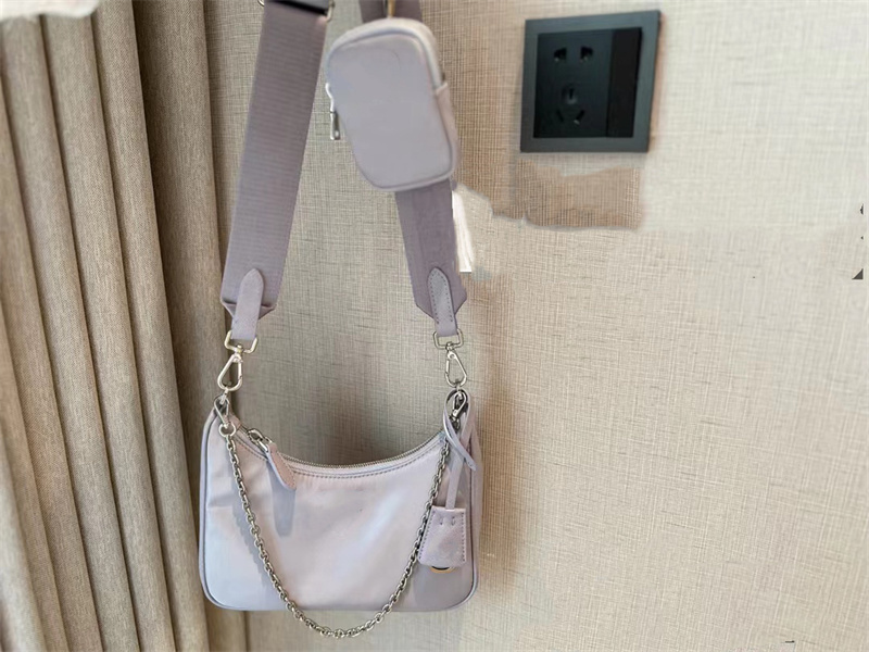 2023 New designer handbag, crossbody bag, and fashionable women's shoulder bag multifunctional bag in one Lady Wallet, Pink
2023 New designer handbag, crossbody bag, and fashionable women's shoulder bag multifunctional bag in one Lady Wallet, Pink