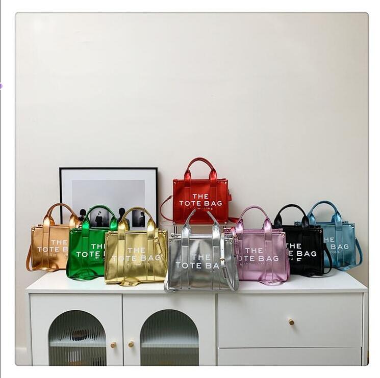 the tote bag for Woman Designer black Wallets Practical Large Classic Capacity Coin Purse totes bages Crossbody bags Casual Square backpack Women Shoulder handbag, Red 
the tote bag for Woman Designer black Wallets Practical Large Classic Capacity Coin Purse totes bages Crossbody bags Casual Square backpack Women Shoulder handbag, Red