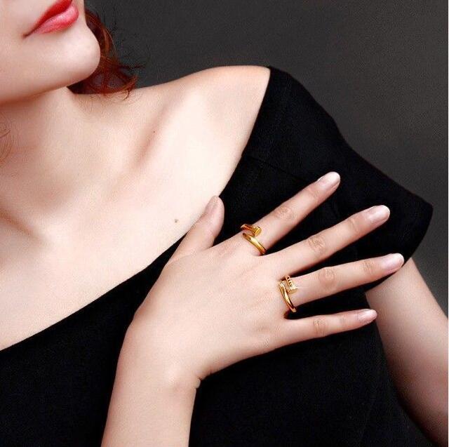 Band Nail Rings Love Ring Designer Jewelry Titanium Steel Rose Gold Silver Diamond Size Fashion Classic Simple Wedding Engagement Gift for Couple Lover Women Men
Band Nail Rings Love Ring Designer Jewelry Titanium Steel Rose Gold Silver Diamond Size Fashion Classic Simple Wedding Engagement Gift for Couple Lover Women Men