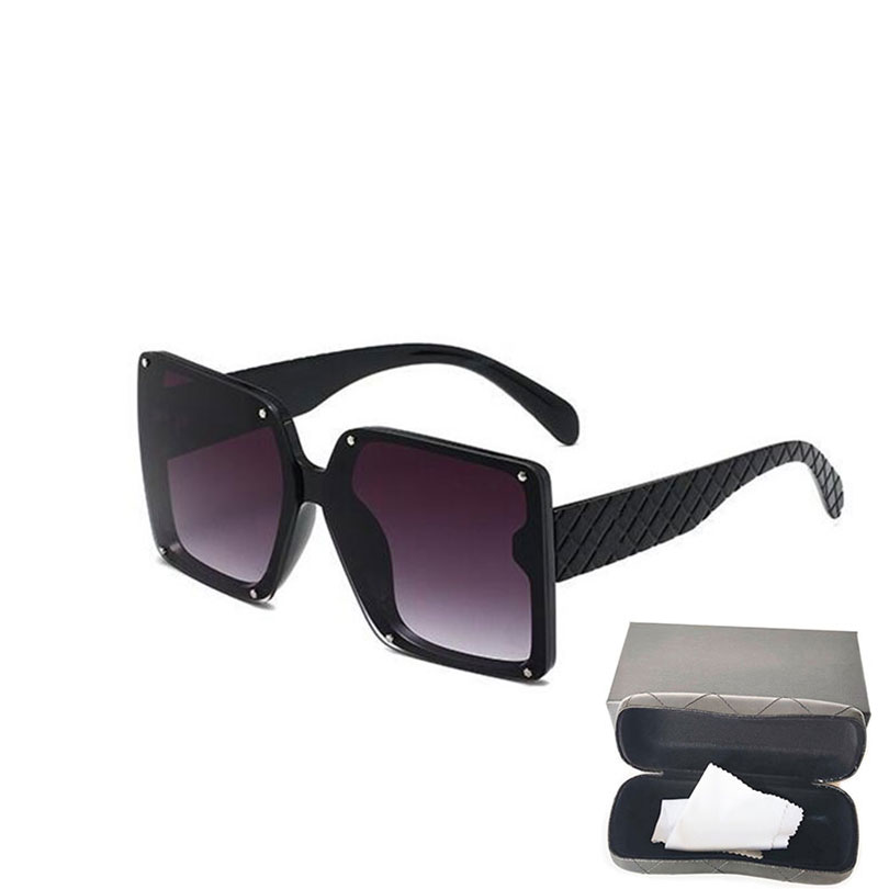 High Quality beach Womans Sunglasses Luxury vintage Mens Sun glasses net red same glasses Brand men Designer eyeglass Gradient women spectacles 1115 Sun glasses
High Quality beach Womans Sunglasses Luxury vintage Mens Sun glasses net red same glasses Brand men Designer eyeglass Gradient women spectacles 1115 Sun glasses