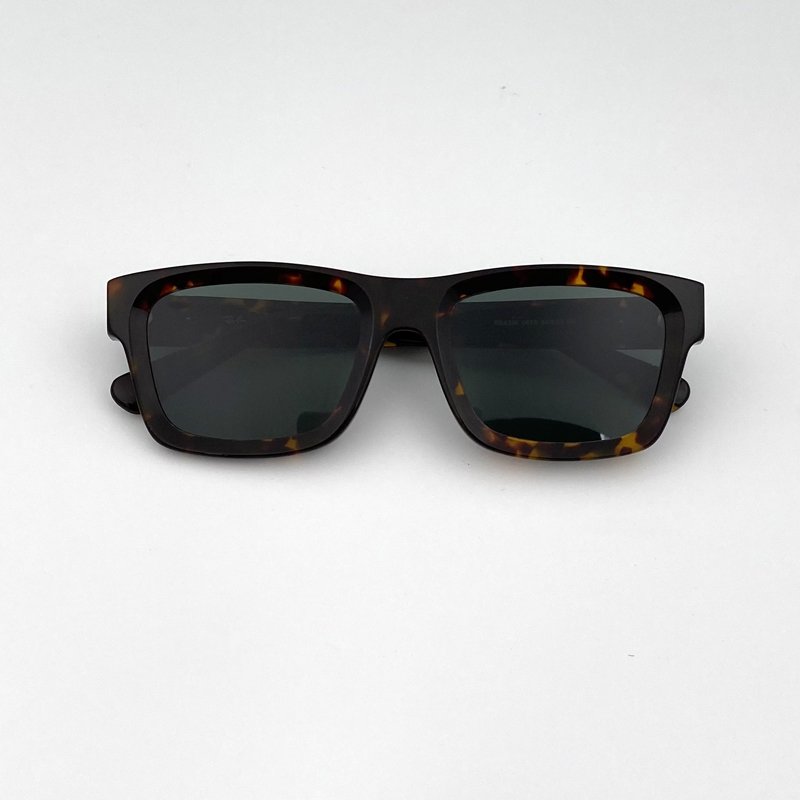 new Sun Shield in Square Acetate Frame sunglass Summer Fashion Eyeglasses for Men UV400 nylon Lens Sunnies Sunglasses classic eyeglass antirad antiradiation
new Sun Shield in Square Acetate Frame sunglass Summer Fashion Eyeglasses for Men UV400 nylon Lens Sunnies Sunglasses classic eyeglass antirad antiradiation
