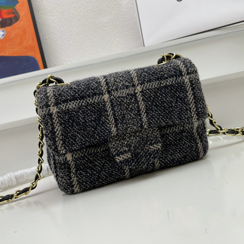 Classic Mini Flap Quilted Tweed Bags GHW Crossbody Shoulder Handbags Designer Sqaure Casual Outdoor Trends Street Outdoor Sacoche Luxury Pocket 18CM For Women, Box
Classic Mini Flap Quilted Tweed Bags GHW Crossbody Shoulder Handbags Designer Sqaure Casual Outdoor Trends Street Outdoor Sacoche Luxury Pocket 18CM For Women, Box