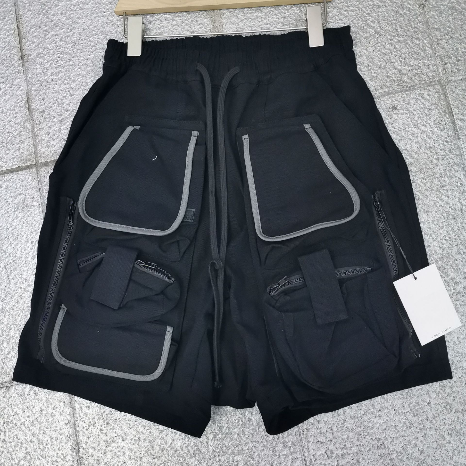 Original Black Shorts Men Techwear Hiphop Streetwear Big Pockets Pants for Men Oversized Men Shorts Trend Fashion Shorts, Olive
Original Black Shorts Men Techwear Hiphop Streetwear Big Pockets Pants for Men Oversized Men Shorts Trend Fashion Shorts, Olive