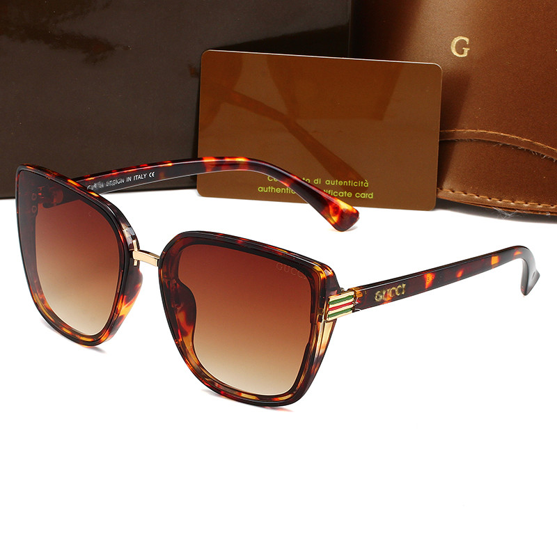 Man Carti Glasses Designer Sunglasses Women Fashion Frameless Rectangle Coating Buffalo Horn Sunglass UV400 Evidence Eyeglass Wooden Mens Eyewear Eyelgasses G
Man Carti Glasses Designer Sunglasses Women Fashion Frameless Rectangle Coating Buffalo Horn Sunglass UV400 Evidence Eyeglass Wooden Mens Eyewear Eyelgasses G