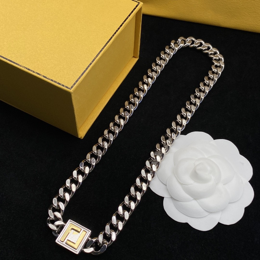 Elegant, grand, and luxurious brand necklaces for women's parties, weddings, and Valentine's birthday gifts
Elegant, grand, and luxurious brand necklaces for women's parties, weddings, and Valentine's birthday gifts