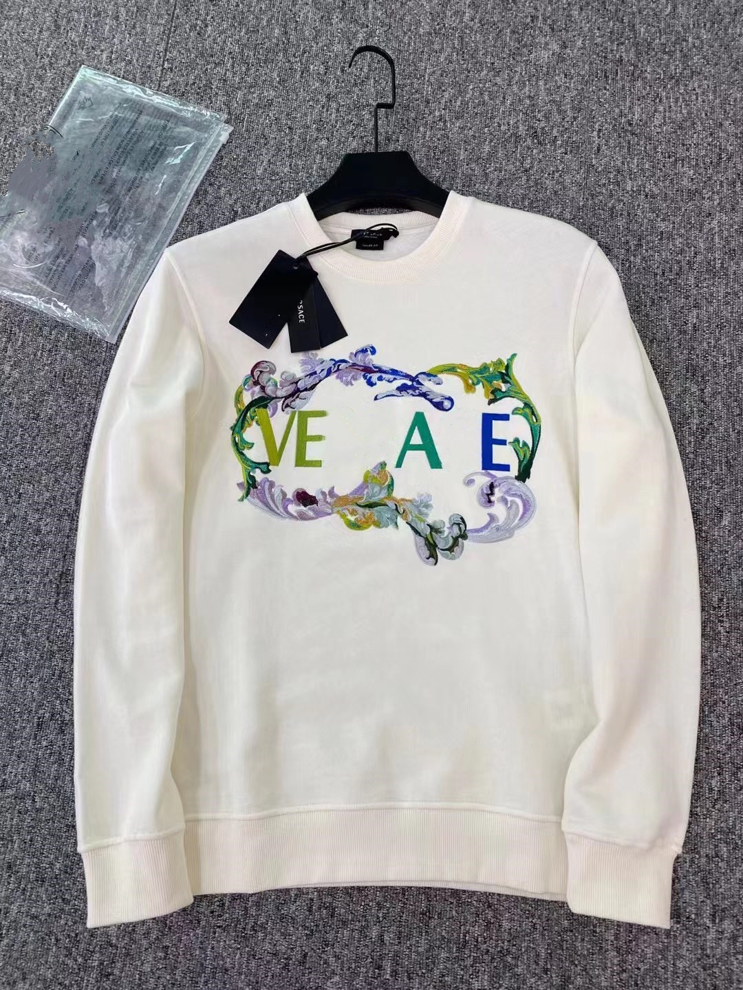 Men's Luxury Designer Hoodie Sweatshirts Trendy Hooded Clothing Unisex High Street Print Ladies Pullovers Winter Sweatshirts Casual Tops
Men's Luxury Designer Hoodie Sweatshirts Trendy Hooded Clothing Unisex High Street Print Ladies Pullovers Winter Sweatshirts Casual Tops