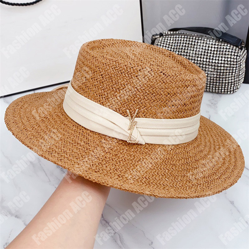 Designer Bucket Hat For Woman Summer Mens Casual Grass Braid Luxury Wide Brim Straw Beach Hat Gold Letters Buckle Fashion Sunhat, Y1
Designer Bucket Hat For Woman Summer Mens Casual Grass Braid Luxury Wide Brim Straw Beach Hat Gold Letters Buckle Fashion Sunhat, Y1
