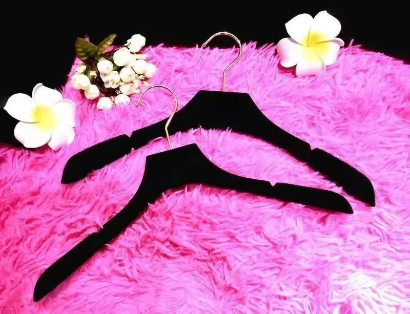 C C Letter Clothes Hanger Wedding Golden Seamless Suede Wide Shoulder Wedding Dress Fur Special Pants Hanger Wedding
C C Letter Clothes Hanger Wedding Golden Seamless Suede Wide Shoulder Wedding Dress Fur Special Pants Hanger Wedding