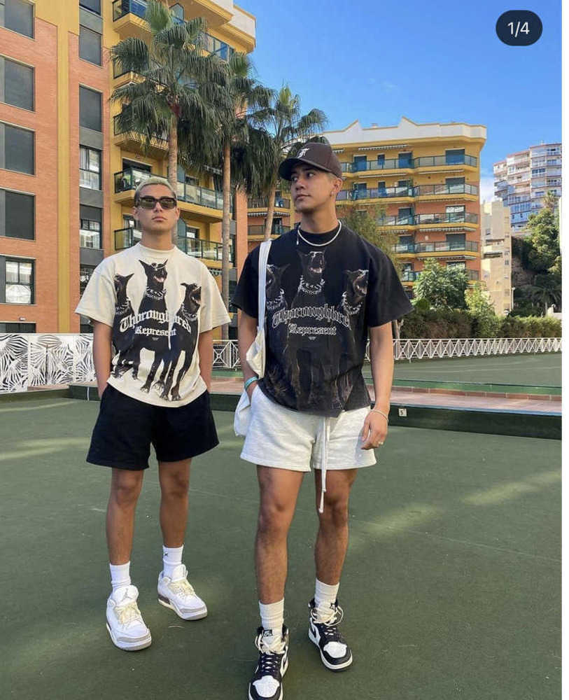 23ss designer new Represent Doberman dog head short sleeve American print casual loose men's and women's high street trend T-shirt Sunscreen design 60ess, Black
23ss designer new Represent Doberman dog head short sleeve American print casual loose men's and women's high street trend T-shirt Sunscreen design 60ess, Black